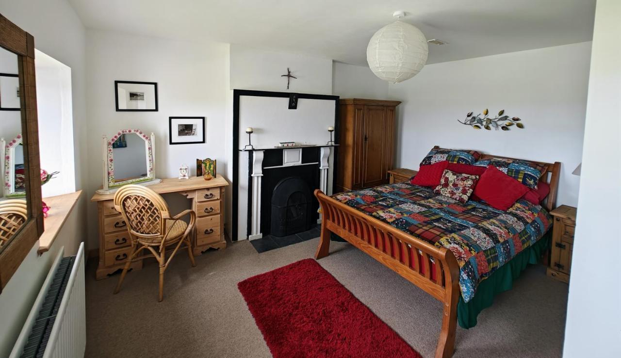Teach Roisin-Traditional Irish Holiday Cottage In Malin Head. Exterior photo