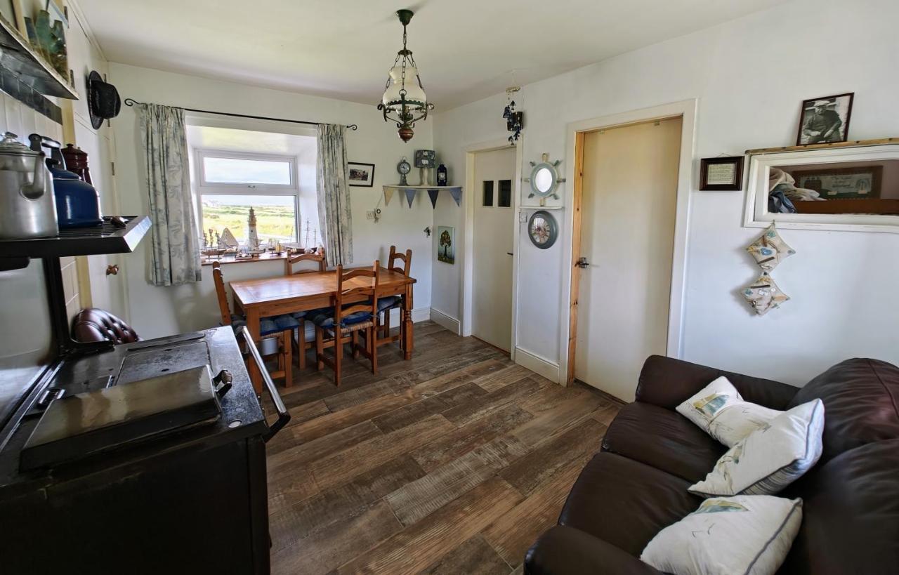 Teach Roisin-Traditional Irish Holiday Cottage In Malin Head. Exterior photo