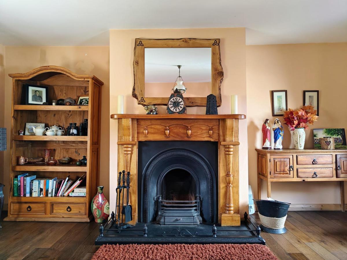 Teach Roisin-Traditional Irish Holiday Cottage In Malin Head. Exterior photo